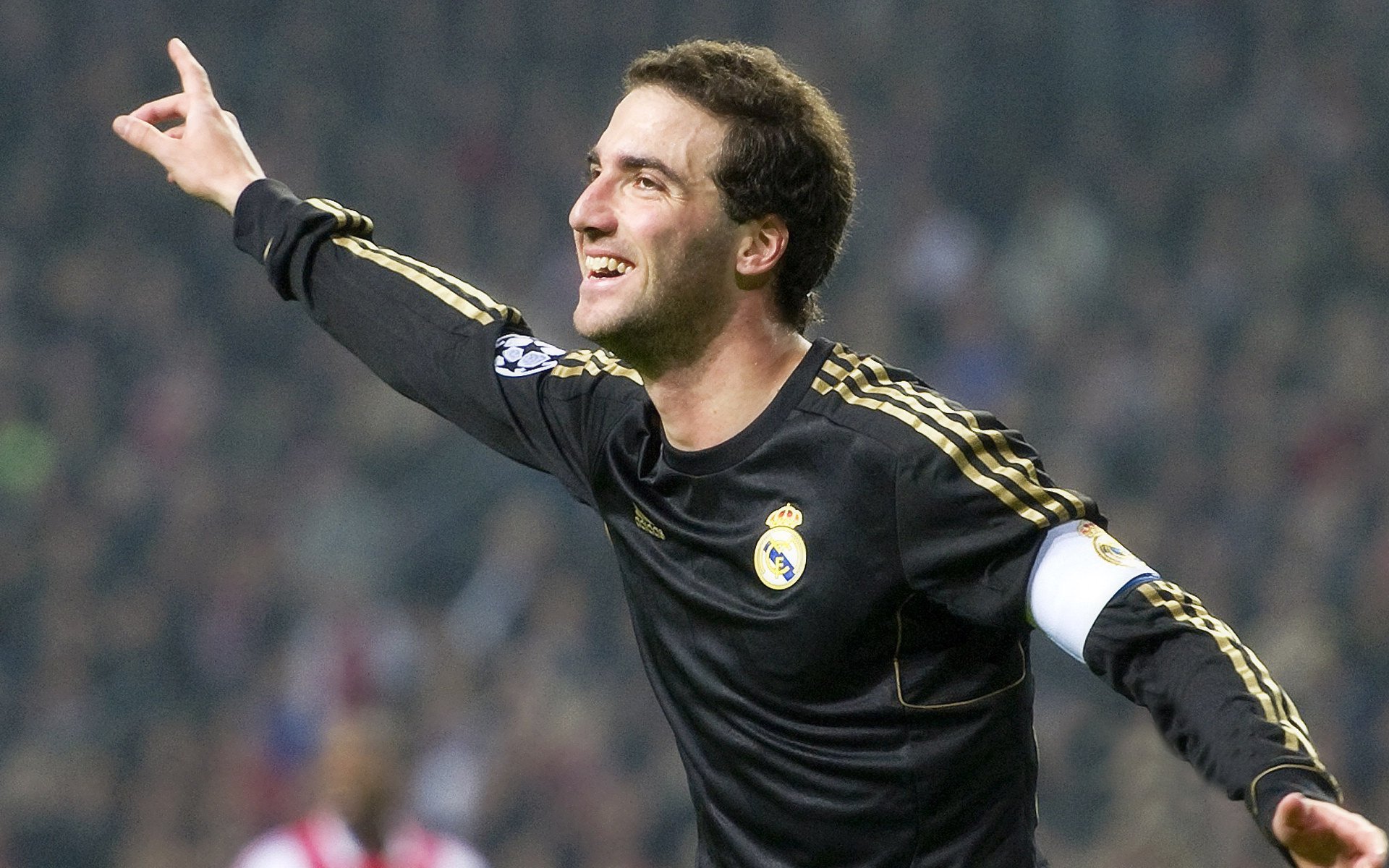 战术高明奇招频现，球员实力暴露无遗，高超的战术